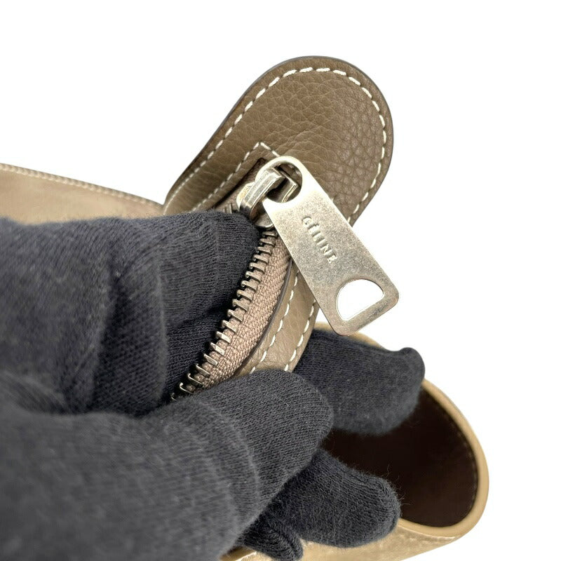 [★Up to 30,000 yen off coupon★9/1-9/11] CELINE Trapeze Medium 169543 Greige