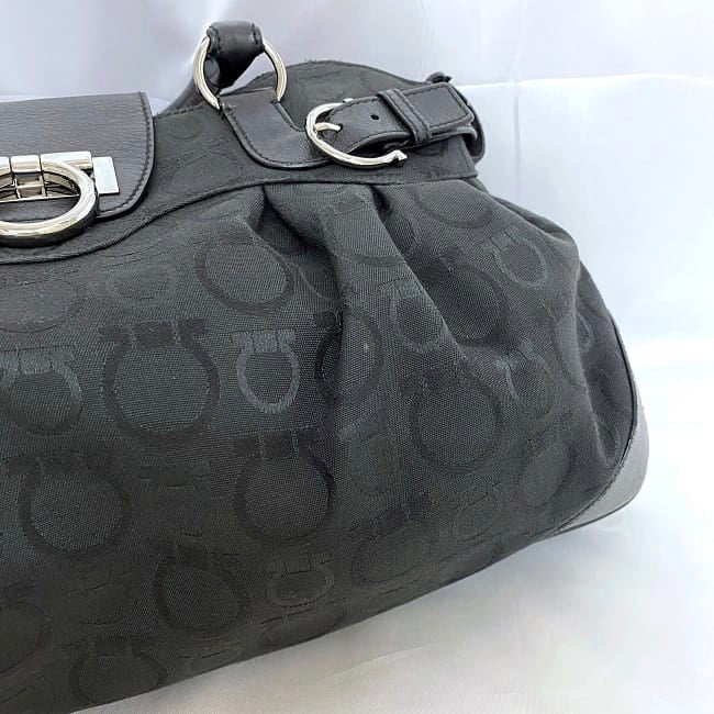 [Free Shipping] Salvatore Ferragamo Handbag Black Gancini AU-21/6325 ec-20693