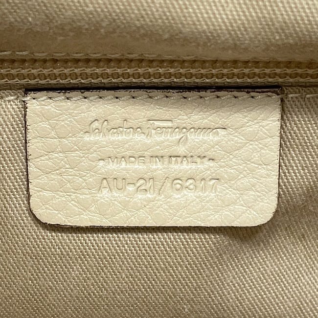 [Free Shipping] Salvatore Ferragamo Handbag ec-23957 Beige Gancini Beautiful