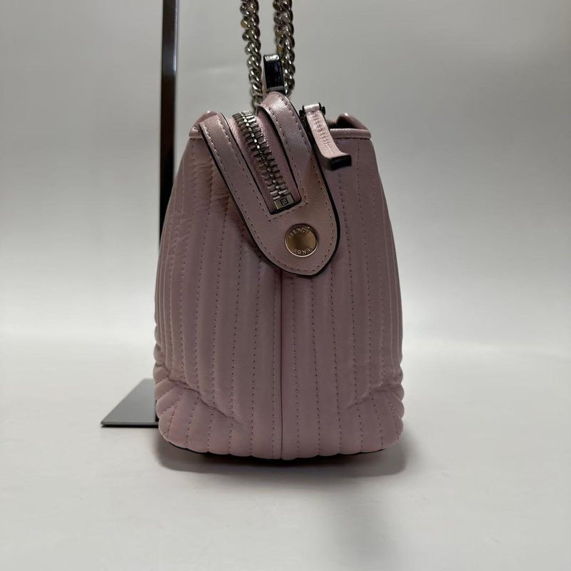 d36 [Extremely beautiful] FENDI leather leather.com chain shoulder bag handbag
