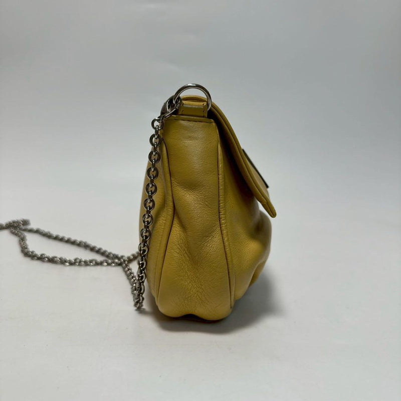 q27 [Extremely beautiful] FENDI Leather Mamma Bucket Chain Shoulder Bag
