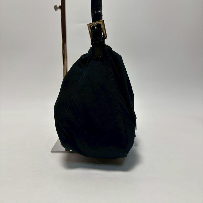 q93 [Extremely beautiful condition] FENDI cotton black mamma baguette shoulder