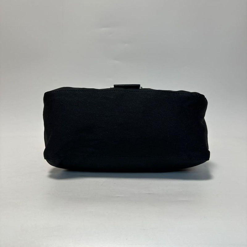 q93 [Extremely beautiful condition] FENDI cotton black mamma baguette shoulder