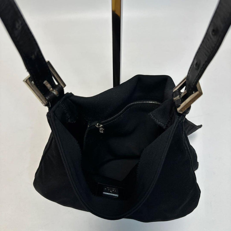 q93 [Extremely beautiful condition] FENDI cotton black mamma baguette shoulder