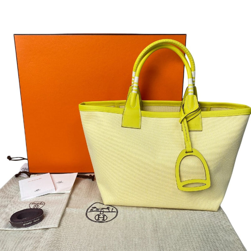 New, unused Hermes HERMES Steeple 25 Citron Lime Tote Bag, Engraved with B Box