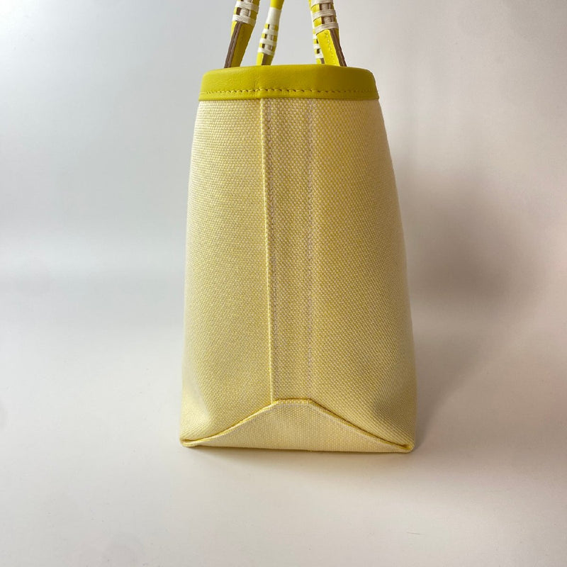 New, unused Hermes HERMES Steeple 25 Citron Lime Tote Bag, Engraved with B Box
