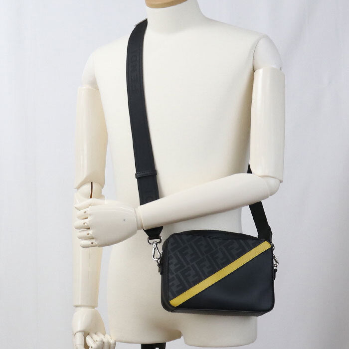 ・Unused FENDI Crossbody Shoulder Bag 7M0286 ALKA F0R2A Camera Case Diagonal