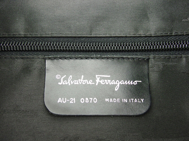 [Rakuten Super SALE 10% OFF] Salvatore Ferragamo Shoulder Bag Gancini Pattern