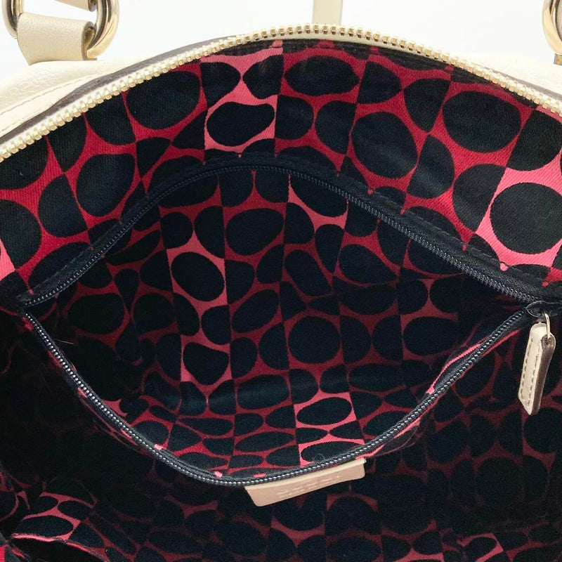 GUCCI Duchessa Mini Boston Handbag Leather Ribbon Crest White