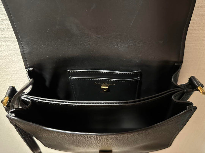 ❣️Ferragamo ferragamo❣️ Shoulder Gancini Bag