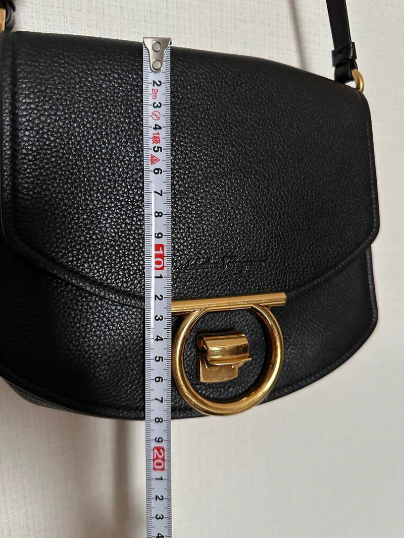 ❣️Ferragamo ferragamo❣️ Shoulder Gancini Bag