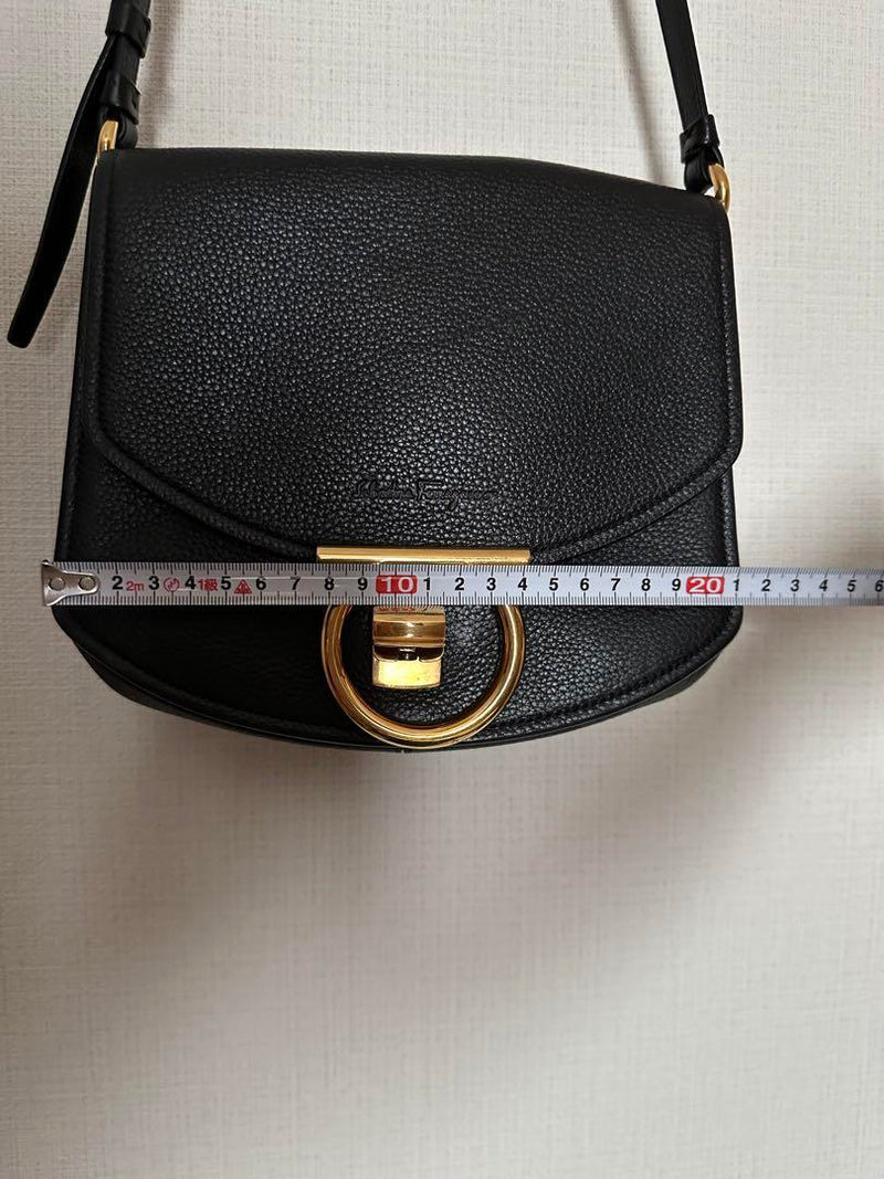 ❣️Ferragamo ferragamo❣️ Shoulder Gancini Bag