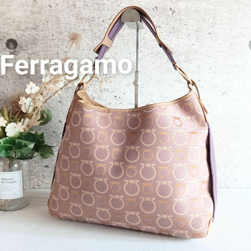Beautiful condition Ferragamo Gancini Shoulder Handbag Bag Women Men