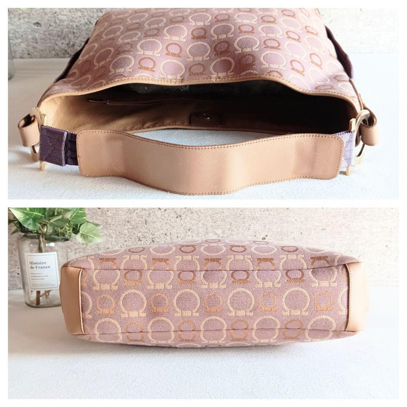 Beautiful condition Ferragamo Gancini Shoulder Handbag Bag Women Men