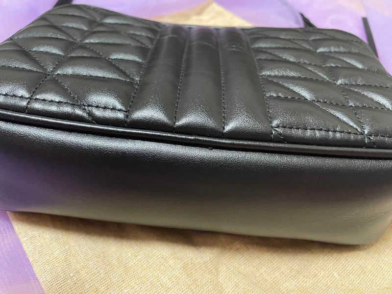 GUCCI Marmont Shoulder Bag