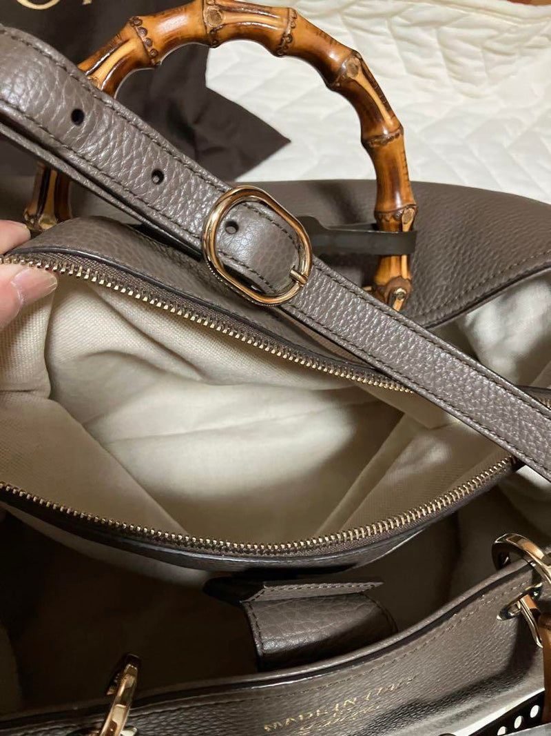 GUCCI Greige Leather Handbag
