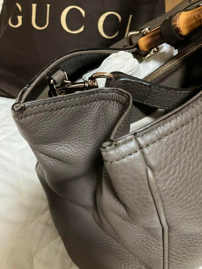 GUCCI Greige Leather Handbag