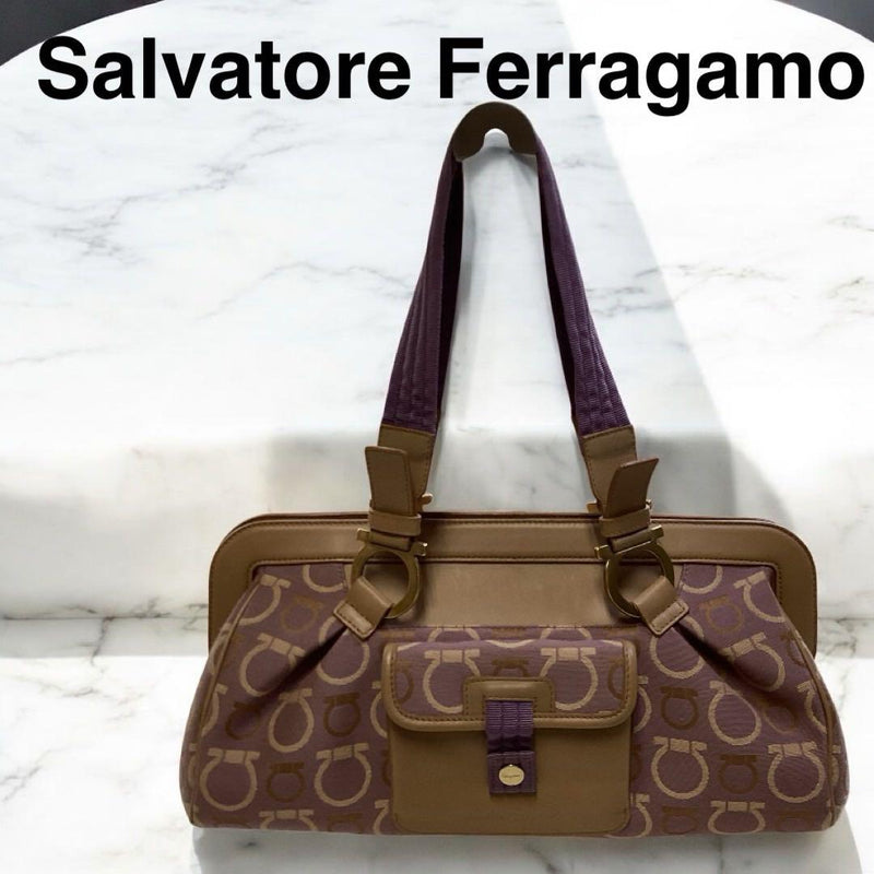 [Salvatore Ferragamo] Gancini bag [Good condition] Storage bag