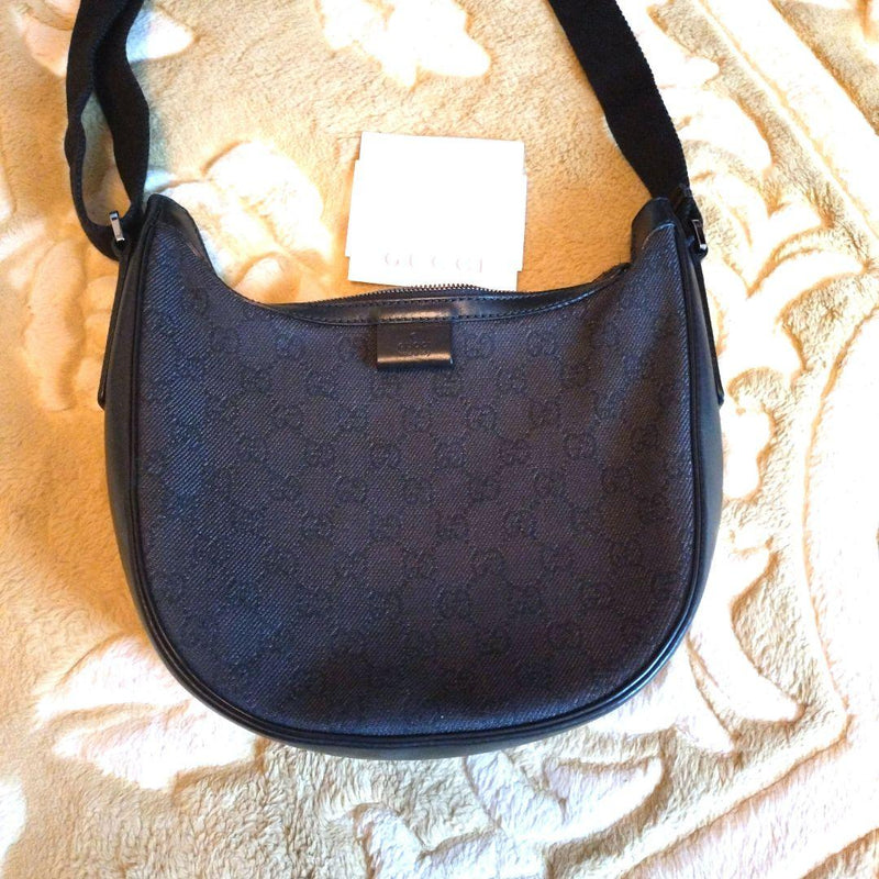 [Autumn outfit] GUCCI logo shoulder bag black