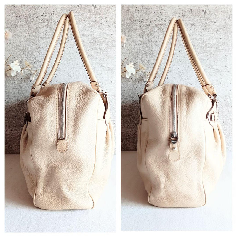 Beautiful condition Ferragamo leather shoulder bag handbag bag for women men