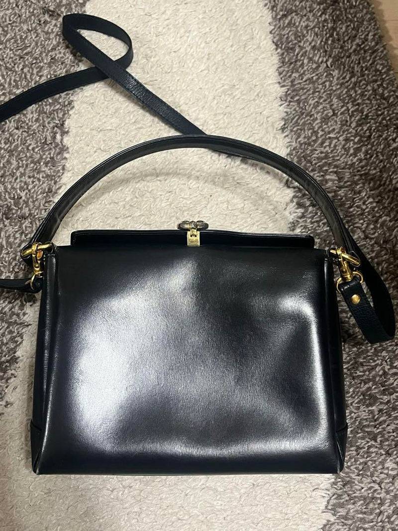 (Good condition) Old Gucci Shoulder Bag Horseshoe Hardware Leather