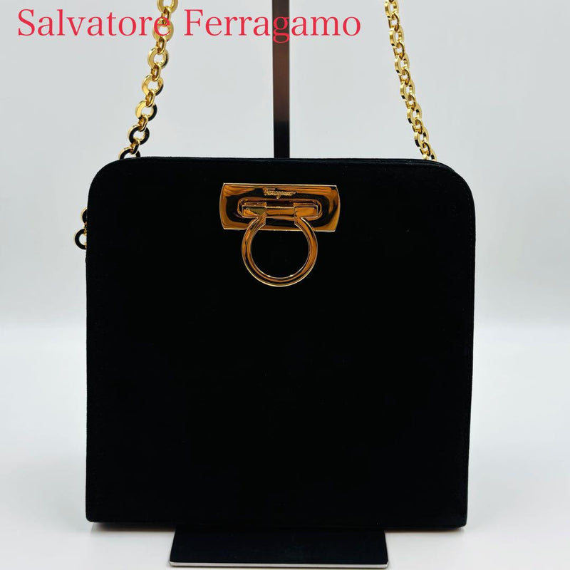 [Good condition] Salvatore Ferragamo Shoulder Bag Gancini Gold Chain