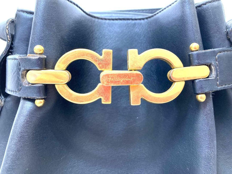 ♡Safe appraisal ♡Salvatore Ferragamo Gancini Bucket Bag Drawstring Bag Leather