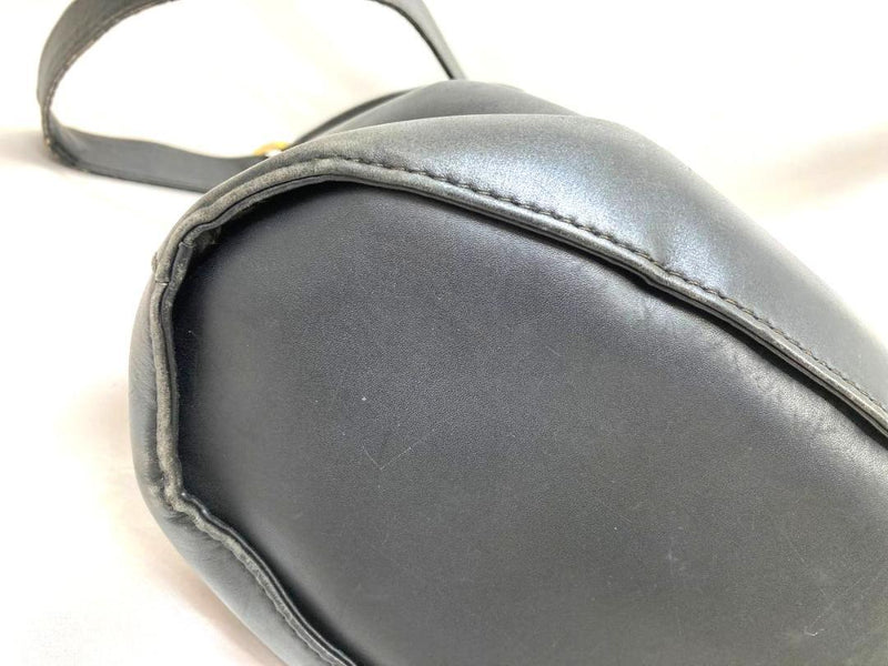 ♡Safe appraisal ♡Salvatore Ferragamo Gancini Bucket Bag Drawstring Bag Leather
